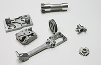 �������i